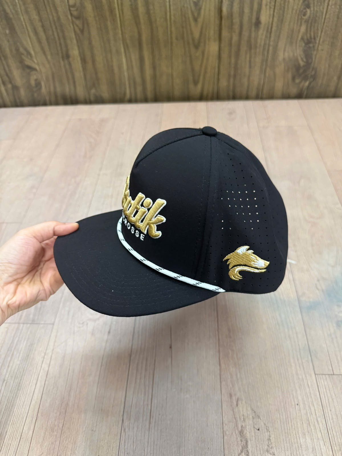 The black Artik rope hat, side